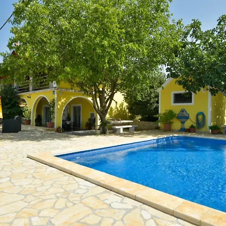 Luka By Interhome Kruševo