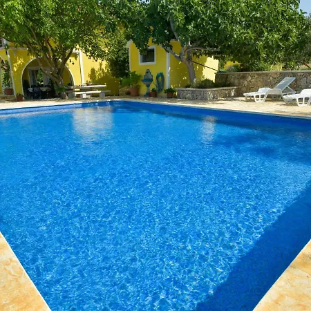 Apartamento Luka By Interhome